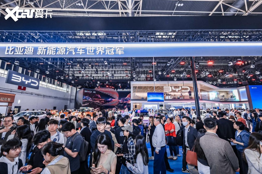 车展逛了一圈，这台9.99万起的宋Pro DM-i飞驰版太吸睛了