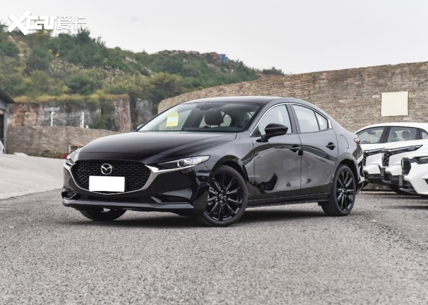 马自达也亲民了,次世代mazda3昂克赛拉不足9万,一箱油