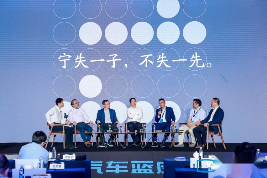 对网约车平台来说,打车人是“羔羊聋子瞎子”还是“韭菜”?