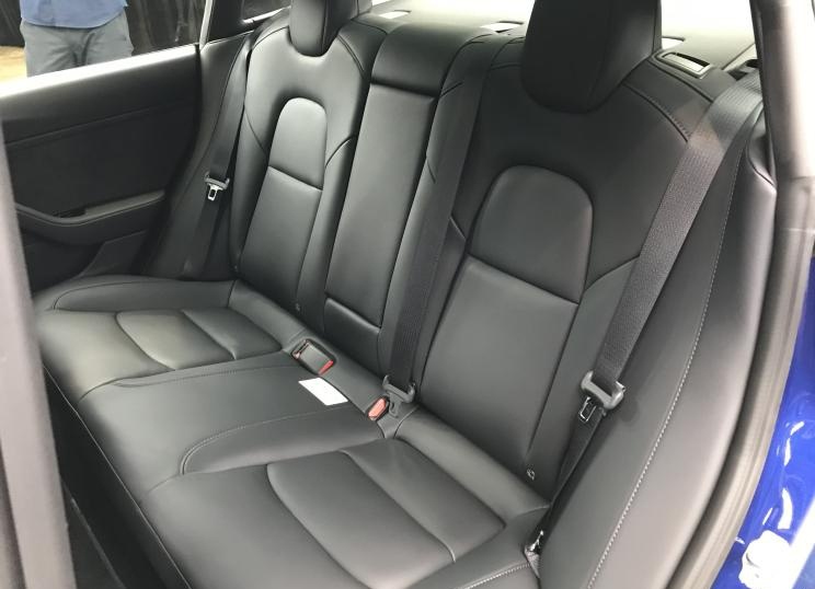 起售价格为35.58万元，国产特斯拉Model 3实车亮相