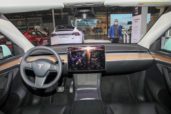 理想L7正式上市，整体性能不错，能否击败大降价后的特斯拉Model Y