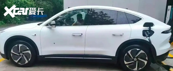 还看Model Y？蔚来2.0平台新车型曝光，溜背+电动尾翼，将上市