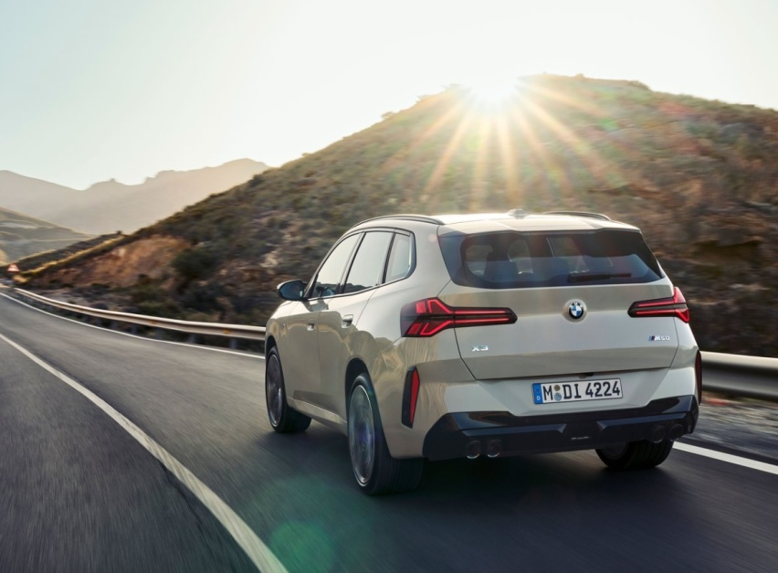 2025款宝马X3 M50 xDrive，直列六缸轻混，4.6秒破百