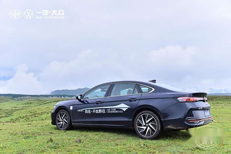 试驾全新一代迈腾焕新升级不要再说我是“老爹车”