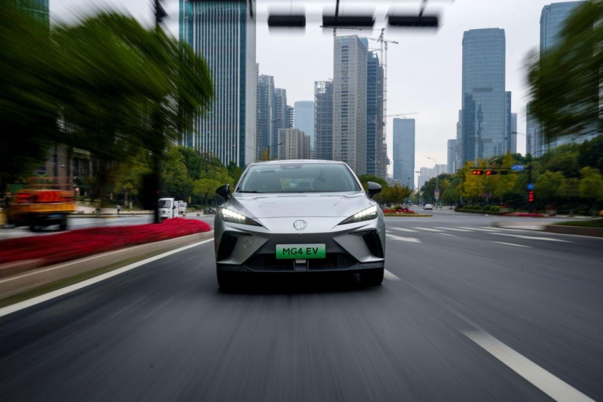 后驱更具驾驶乐趣,10万级运动个性化首选!试驾MG4 EV