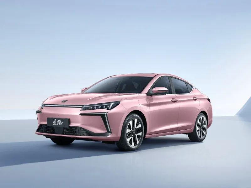深蓝SL03、比亚迪海豹、全新红旗H5 | 一周新车