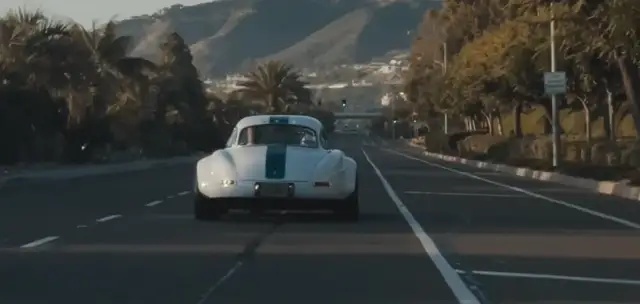 30万的特斯拉Model 3改成千万神车奔驰300SL，看完心动了！