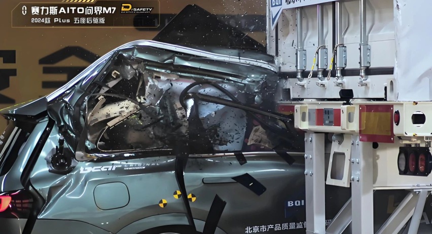 30款车“钻卡车尾”测试：这几款千万别买