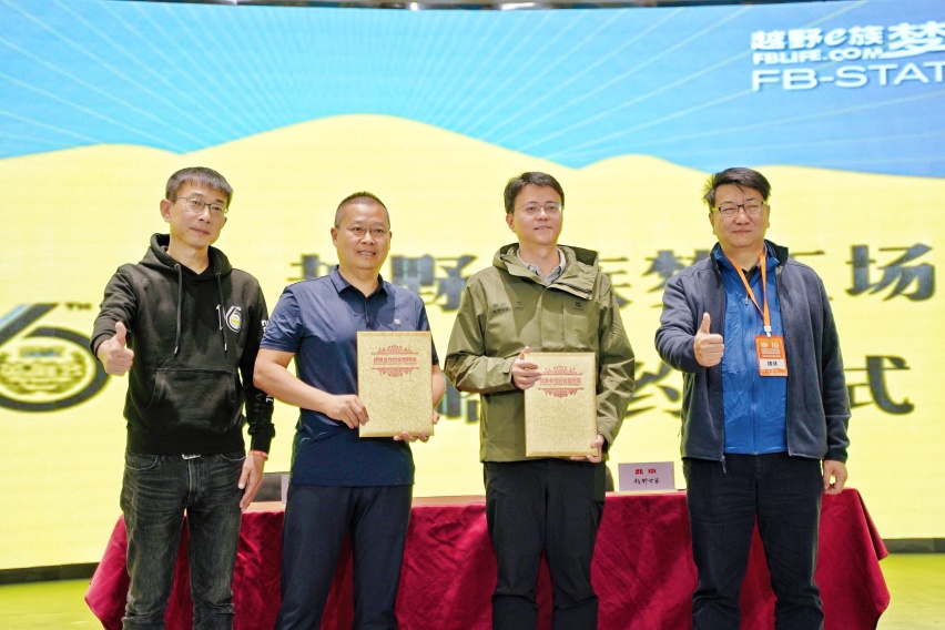 在阿拉善看到的BJ40：越野车也可以开启“养成模式”？