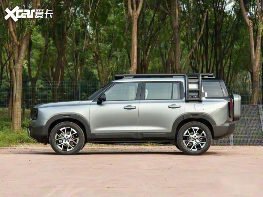焕新价8.39万元起，BJ30旅行家上市：7座版可选，可玩性更强
