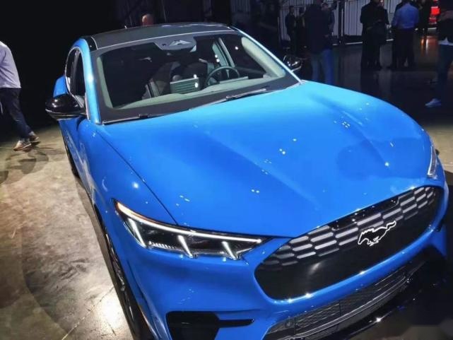 福特野马电动版即将上市，轴距近三米硬刚Model Y？