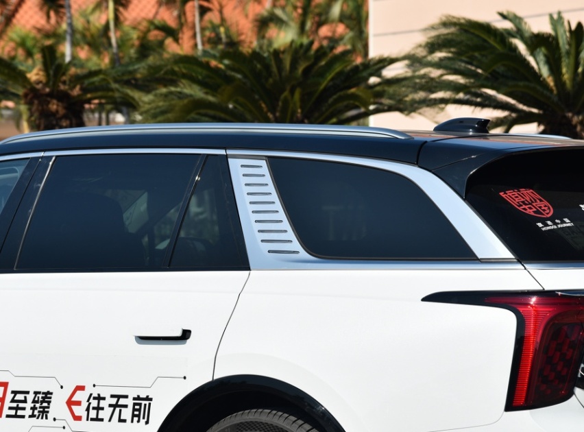 红旗E-HS9正式上市，提供两种动力总成，50.98万元起售