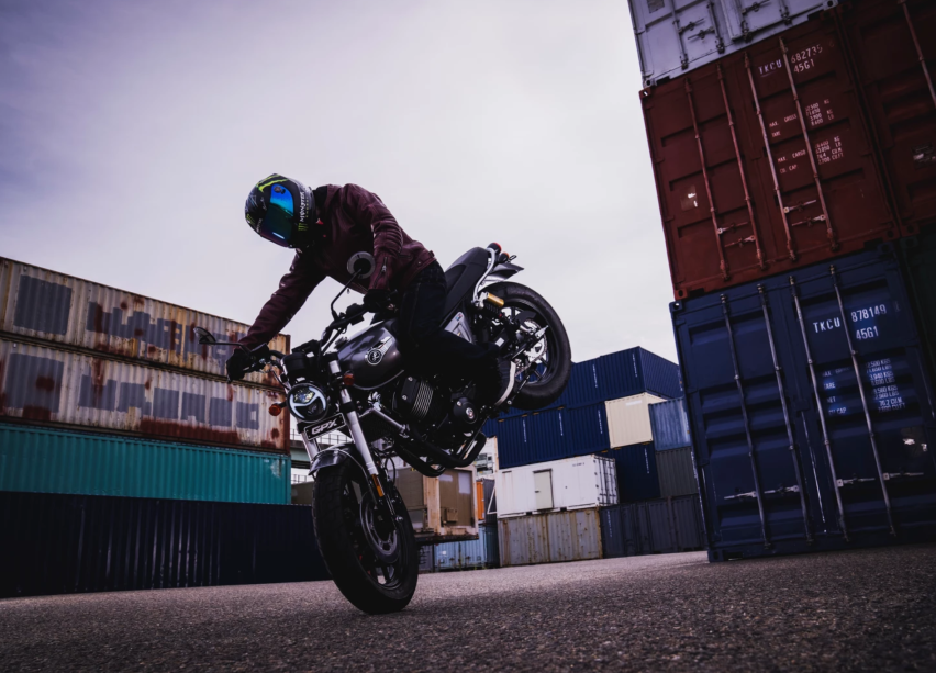 泰国销量仅次本田雅马哈，GPX legend 250Twin，外观复古