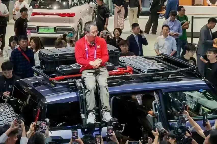 哪吒汽车CEO张勇，究竟看不看得上营销大师周鸿祎？