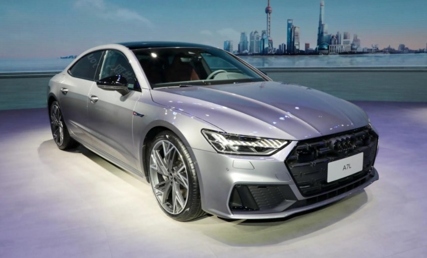 2024款上汽奥迪A7L，空气悬挂+后轮转向，3.0T V6发动机