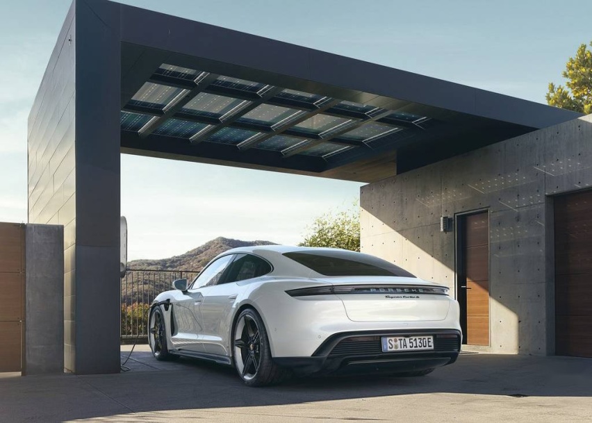 Porsche-Taycan-2020-1024-34.jpg