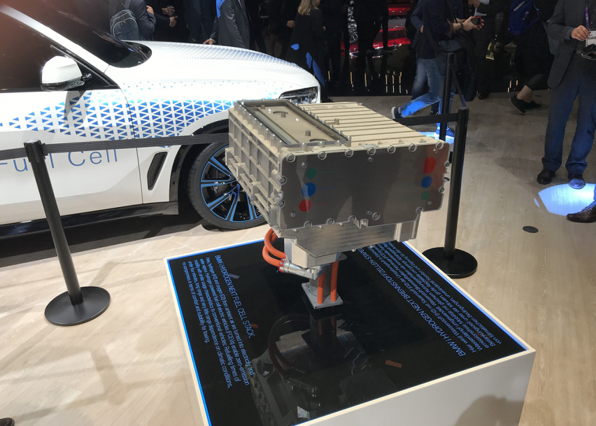 用氢燃料电池驱动的宝马X5，动力和丰田合作，将于2022年面