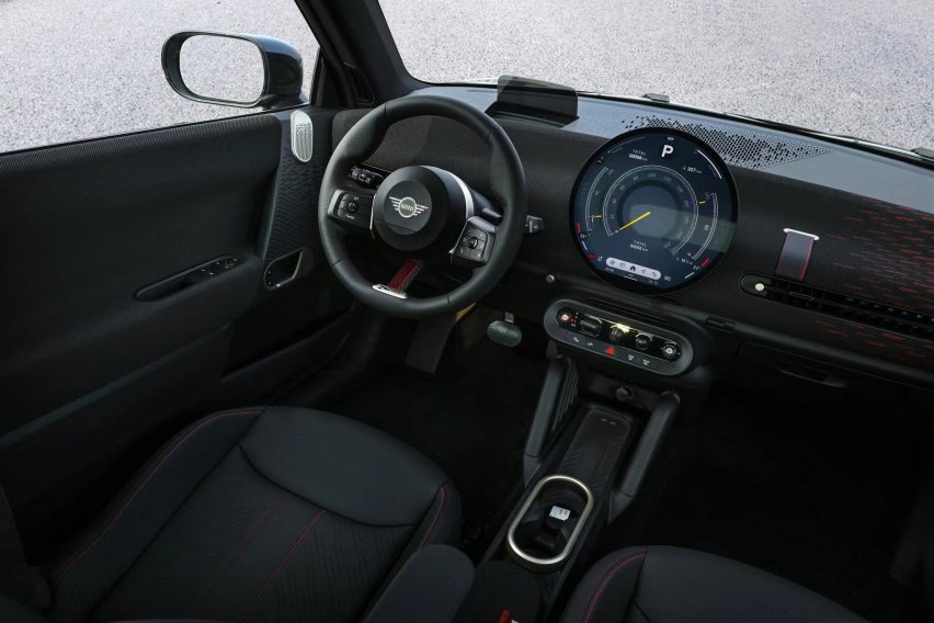 全新电动MINI Cooper上市，“都市卡丁车”经典之上更好玩