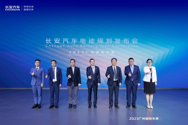 长安“金钟罩”引轰动,时代长安标准电芯每秒一颗,未来将更卷！