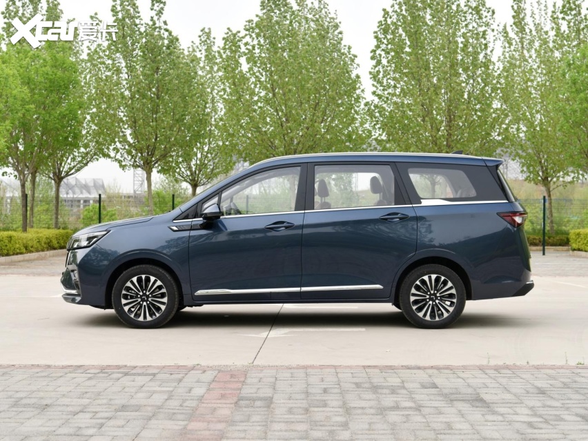 不考虑老旧程度的话,可以看看东风风行菱智(参数|询价),江汽瑞风m3