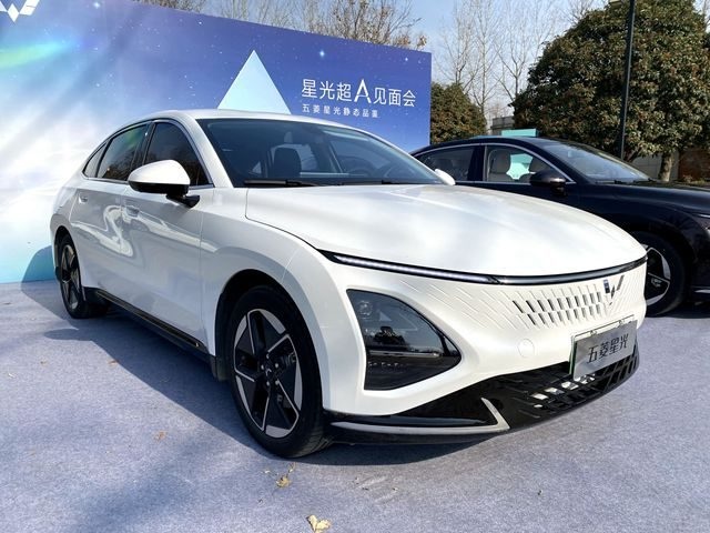 试驾超A级家轿五菱星光：亏电油耗3.98L，堪称“能耗之王”