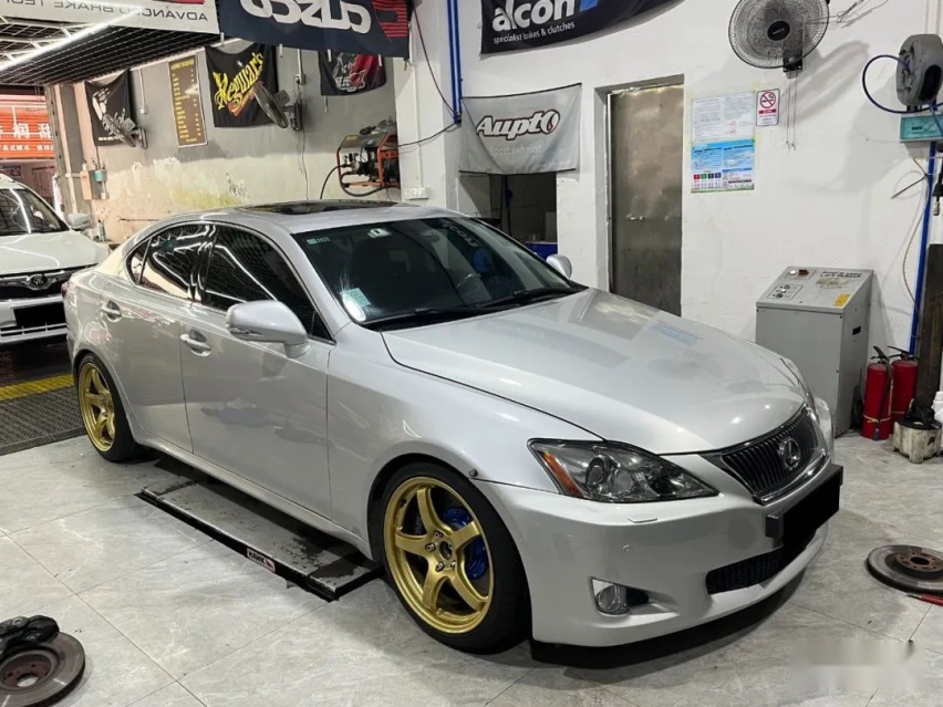 3.5 V6+后驱的雷克萨斯IS300，雷车也能玩出