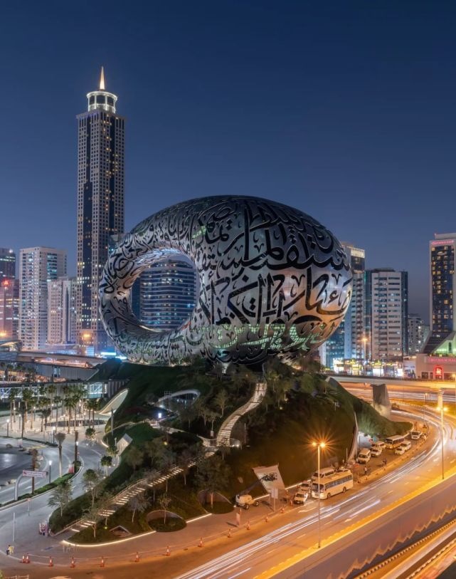 烧钱的迪拜又有新地标 这次是“自恋的未来”博物馆
