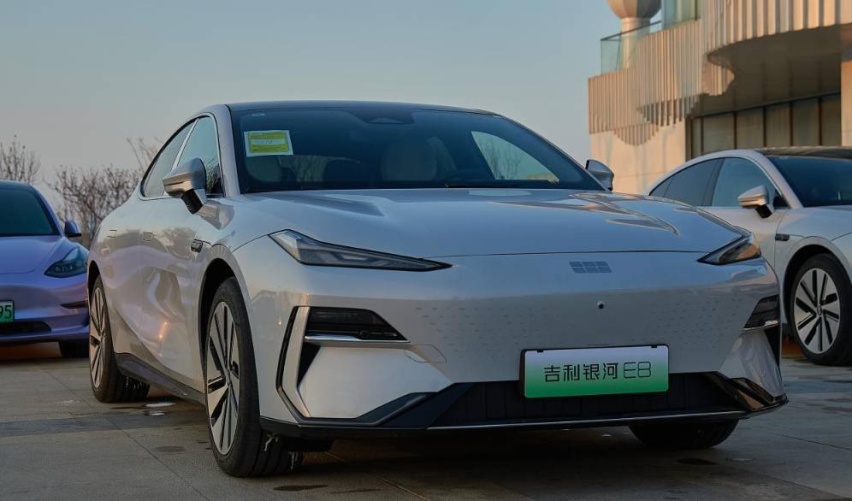 探店银河E8：国风B级车，西湖元素加持，汉EV再降价都打不过