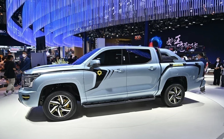 十万不到买自主版“F-150”，长城金刚炮上市，2.0T柴油/汽油动力