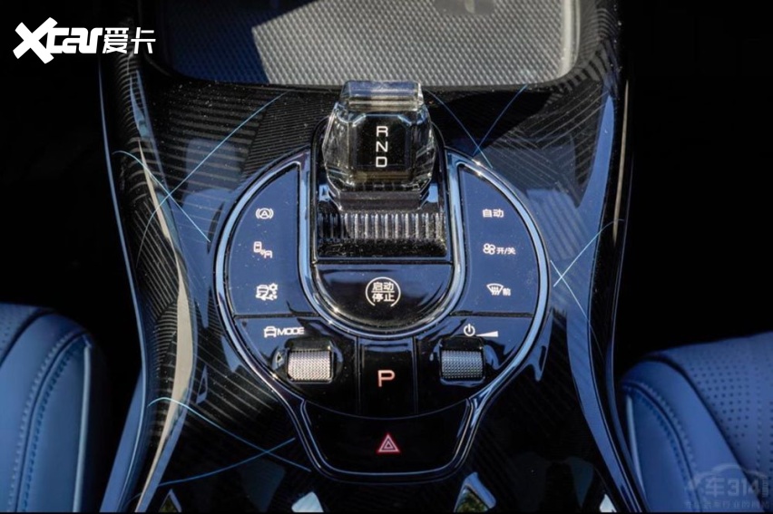 燃油车与新能源大对决 雅阁PK比亚迪海豹
