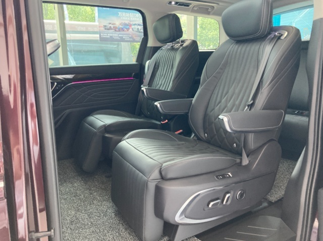 纯电+智能+豪华+MPV，上汽大通MAXUS MIFA 9实拍解析