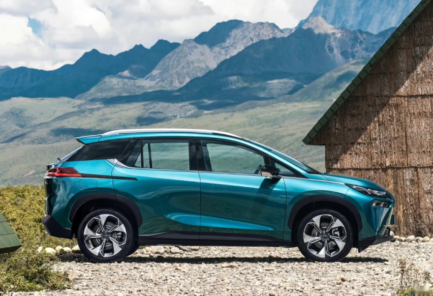 纯电紧凑型SUV，比亚迪宋PLUS和埃安V选谁好？