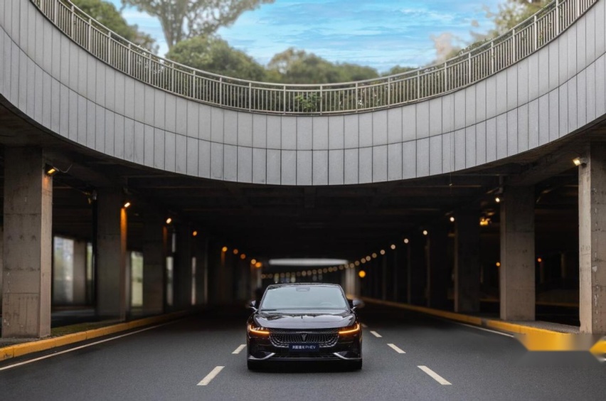 行政级座驾新典范 试驾2024款岚图追光PHEV