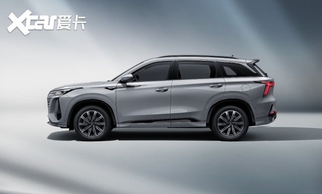 全系标配爱信8AT，第三代CS75PLUS上市，售12.49万起