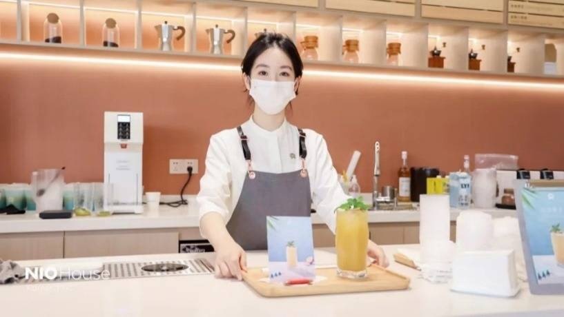 体验满分服务，试驾蔚来ET7，NIO House真有那么好玩？