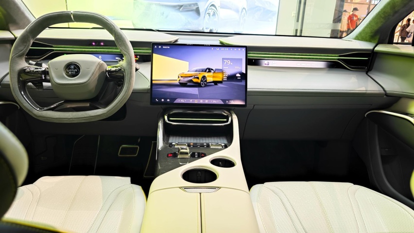 百万级“吉利王” 探店实拍路特斯Eletre 选它还是Model X