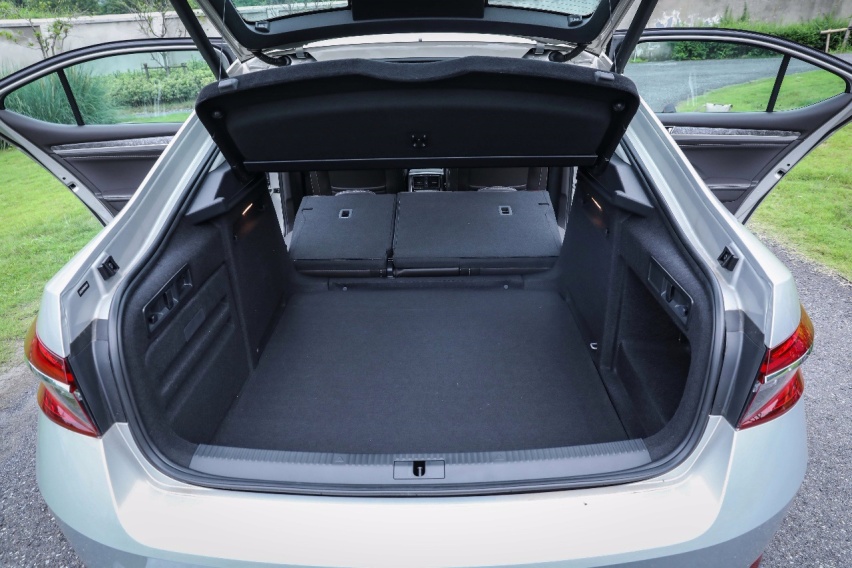 配置水平更上一层楼！试驾斯柯达新速派380TSI