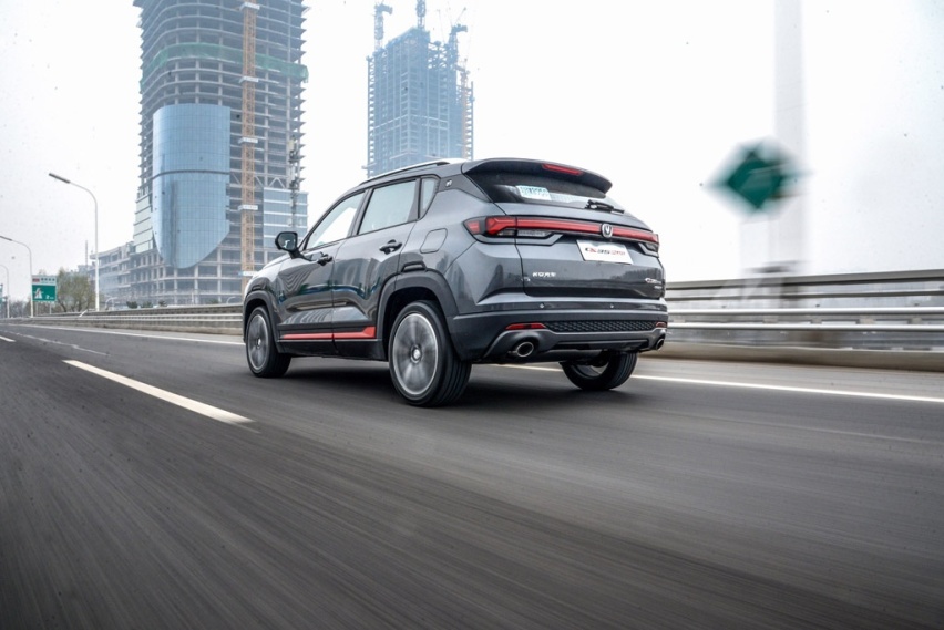 10万元你能买到什么样的SUV？试驾长安CS35 PLUS
