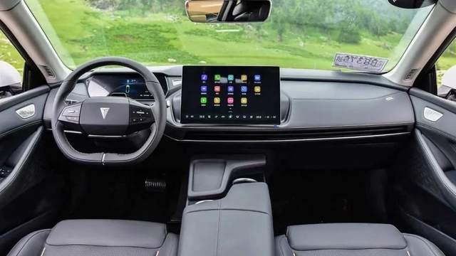 15万就能买中型车 长轴距 高马力 它们最划算
