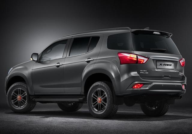 五十铃中型硬派越野车18.18万起售，360牛米柴油机，配后桥差速锁