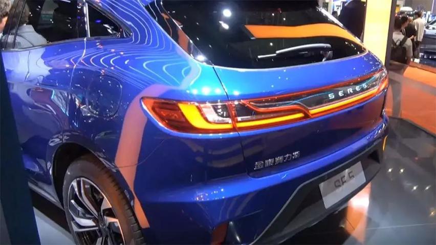 上海车展里，SERES首款车型SF5能媲美特斯拉！【汽车Vl