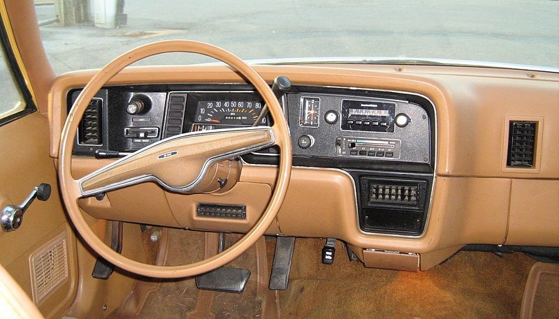 美国首款采用驾驶室前倾概念的现代量产车-AMC Pacer