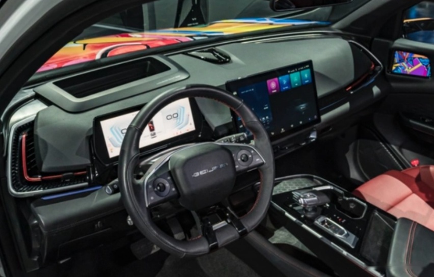 当北汽魔方遇上特斯拉Model Y，选对的还是选贵的？