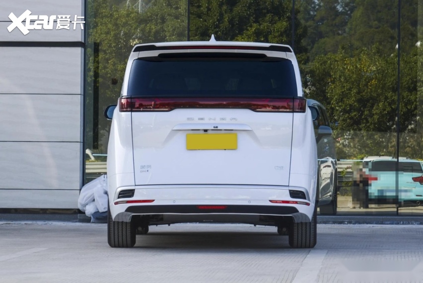 都是实力型选手，想买自主高端MPV，选岚图梦想家还是腾势D9？
