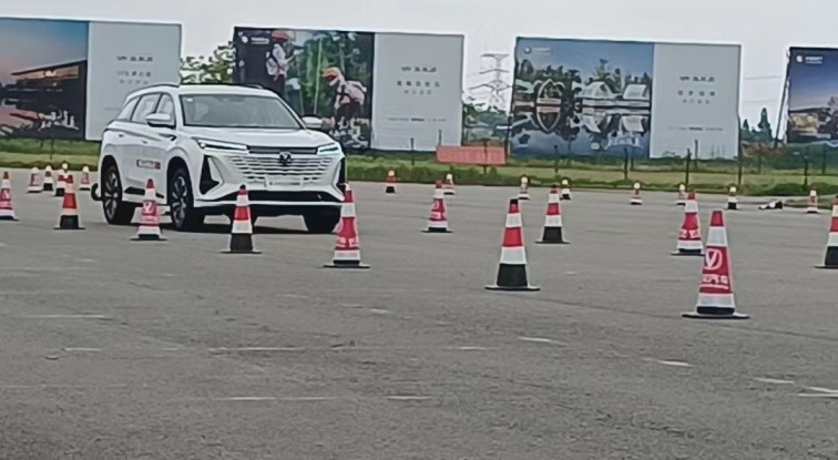 神车 第三代长安CS75 PLUS 升级进阶焕新而来