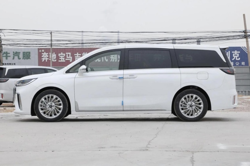 实力见真章！高配传祺E9遇上中配岚图梦想家PHEV，谁更值得入手？