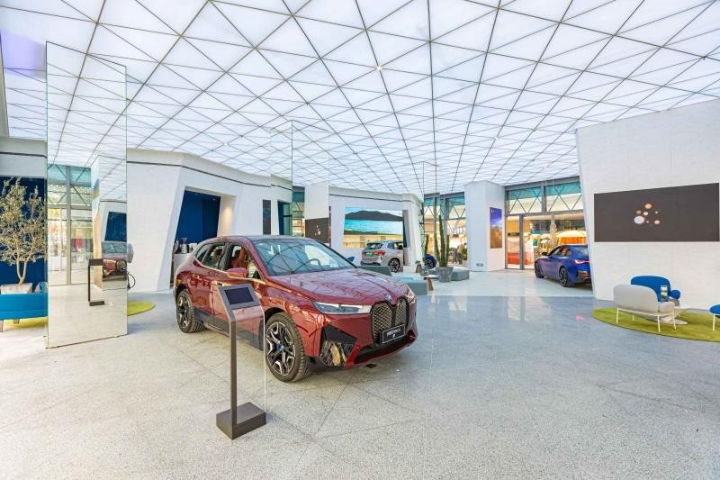 好玩又有料的宝马电动空间！首家BMW i 品牌专属体验店开业