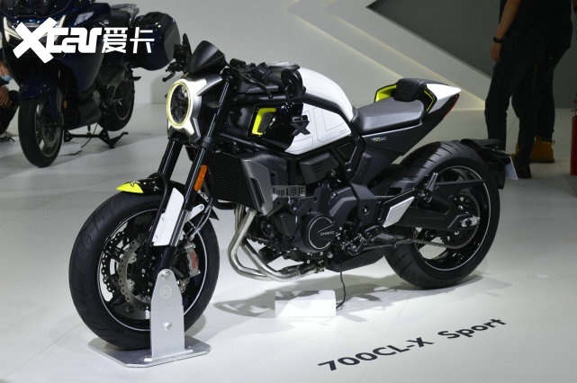 春风700CLX运动版 惊艳亮相北京摩展 最快或在本月上市