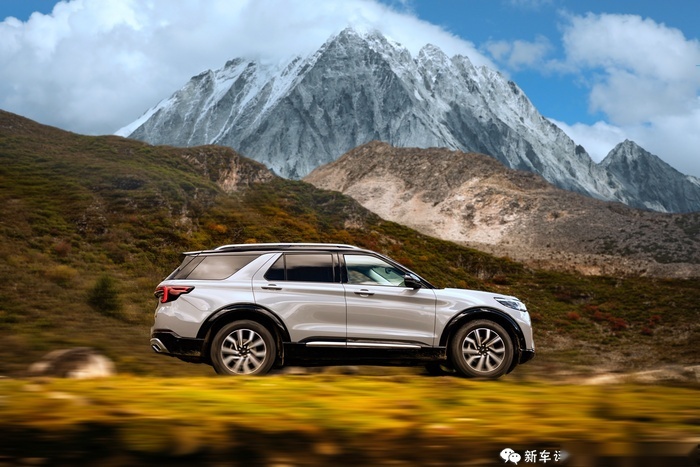 纵置后驱+10AT，6座大SUV！福特探险者赤金版售38.98万元