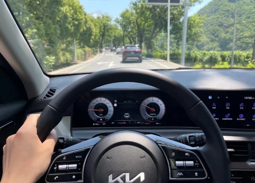 评测 | 10至15万级的年轻智趣SUV，试驾起亚全新赛图斯